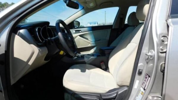 2015 Kia Optima  LX - Image 7