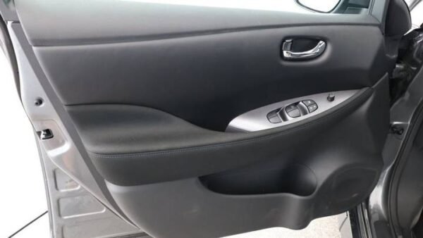 2025 Nissan LEAF S - Image 10