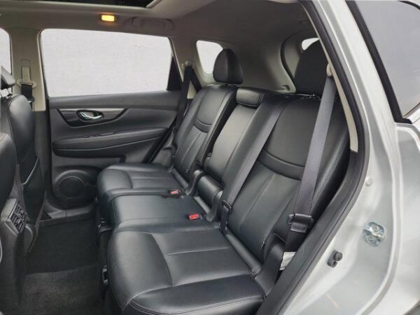 2018 Nissan Rogue SL - Image 23