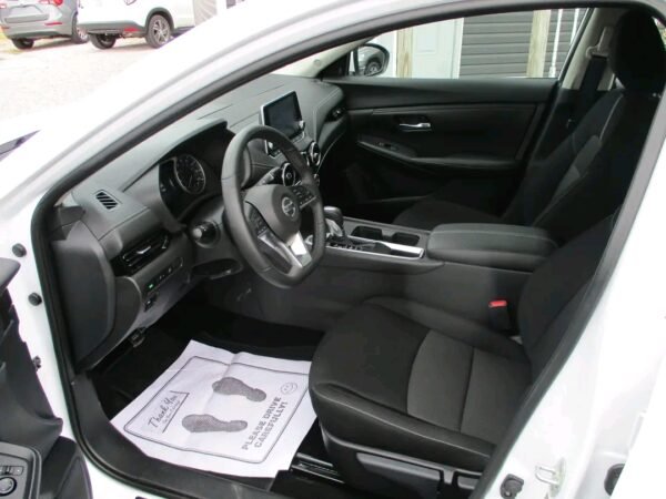 2023 Nissan Sentra SV - Image 6