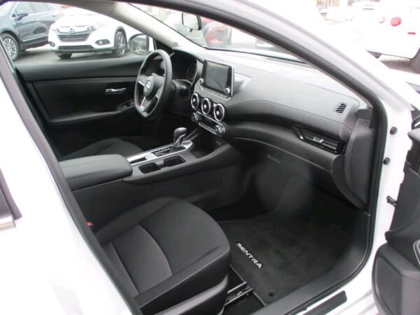 2023 Nissan Sentra SV - Image 10
