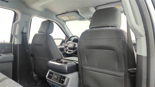 2023 Ford F-150 Lightning XLT - Image 17