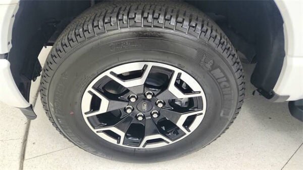 2023 Ford F-150 Lightning XLT - Image 23