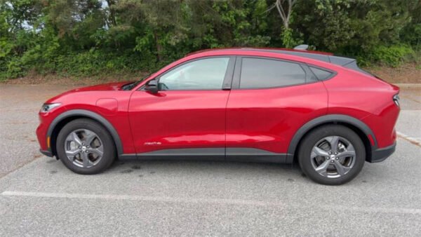 2023 Ford Mustang Mach-E Select - Image 25