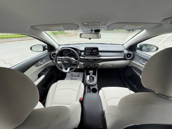 2023 Kia Forte LXS - Image 13