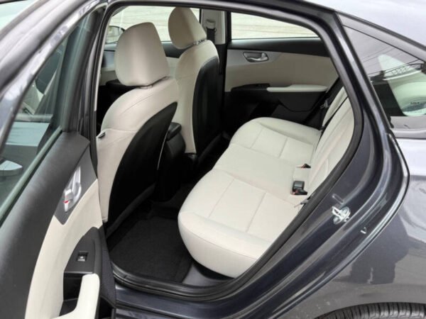 2023 Kia Forte LXS - Image 7