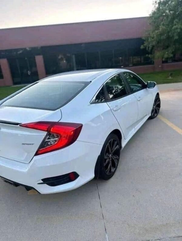 2019 Honda Civic - Image 4
