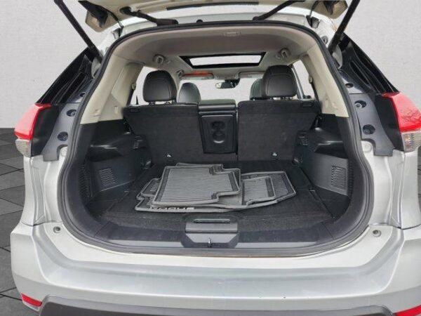 2018 Nissan Rogue SL - Image 13