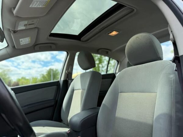 2011 Nissan Sentra 2.0 SR  111,207 mi. - Image 11