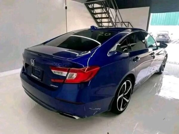 2018 Honda Accord 2.5sl - Image 4