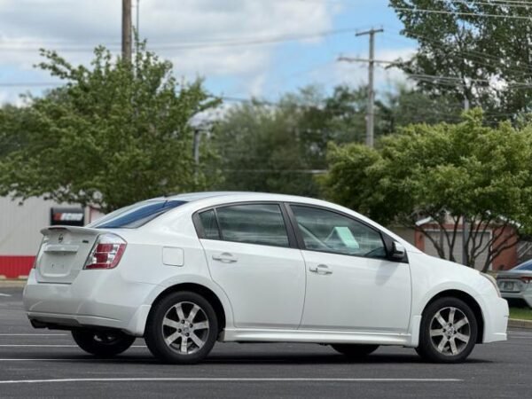 2011 Nissan Sentra 2.0 SR  111,207 mi.