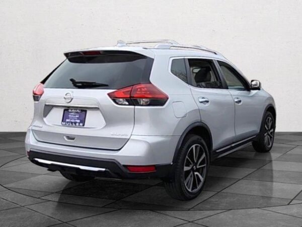 2018 Nissan Rogue SL - Image 3