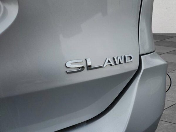 2018 Nissan Rogue SL - Image 14