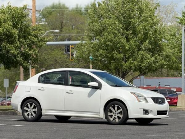 2011 Nissan Sentra 2.0 SR  111,207 mi. - Image 13