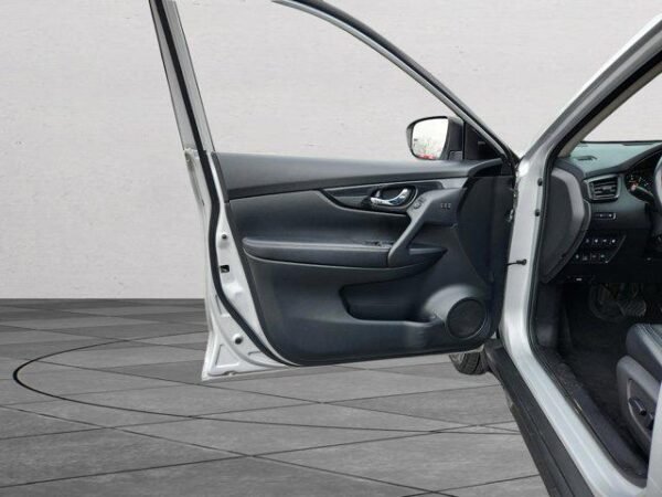 2018 Nissan Rogue SL - Image 22