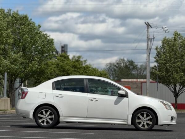 2011 Nissan Sentra 2.0 SR  111,207 mi. - Image 6
