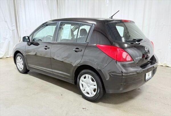 2011 Nissan Versa - Image 8