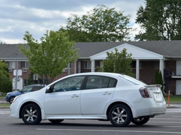 2011 Nissan Sentra 2.0 SR  111,207 mi. - Image 4