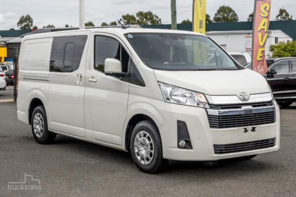 2020 Toyota Hiace LWB Auto - Image 4