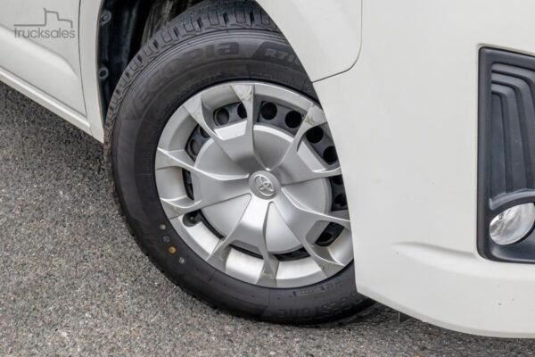 2020 Toyota Hiace LWB Auto - Image 6
