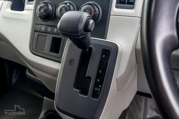 2020 Toyota Hiace LWB Auto - Image 12