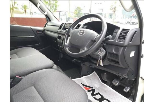 2017 TOYOTA HIACE KDH201V - Image 5