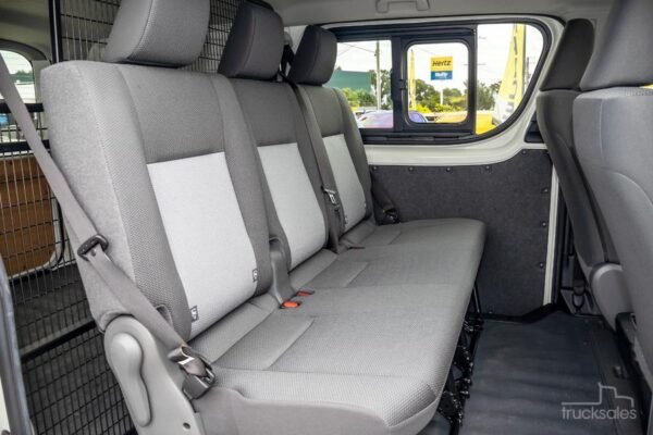 2020 Toyota Hiace LWB Auto - Image 18