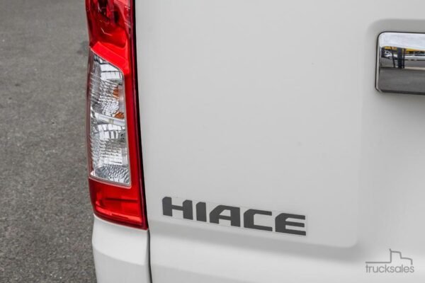 2020 Toyota Hiace LWB Auto - Image 8