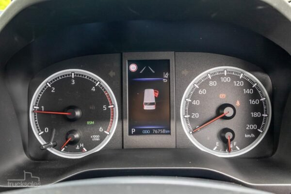 2020 Toyota Hiace LWB Auto - Image 14