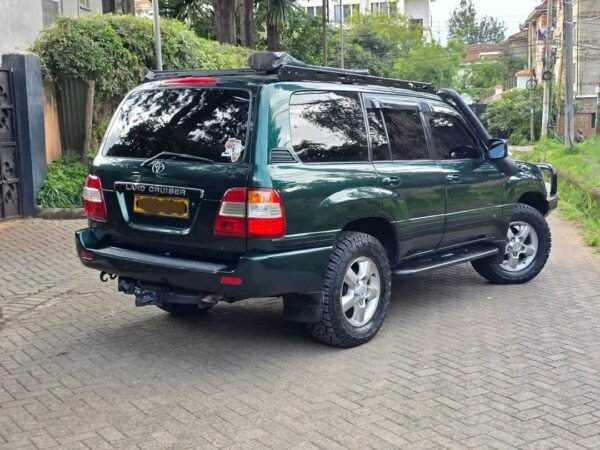 TOYOTA LAND CRUISER 100 SERIES   2007 Model  - Image 4