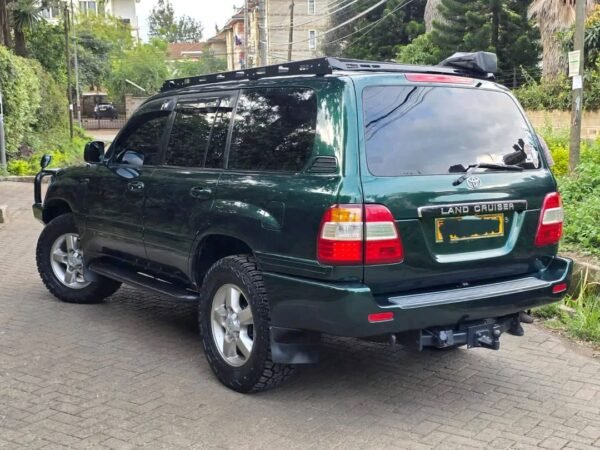 TOYOTA LAND CRUISER 100 SERIES   2007 Model  - Image 3