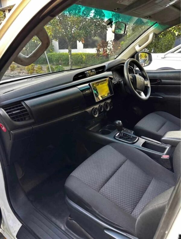 2017 Toyota Hilux N80 4×4 - Image 6